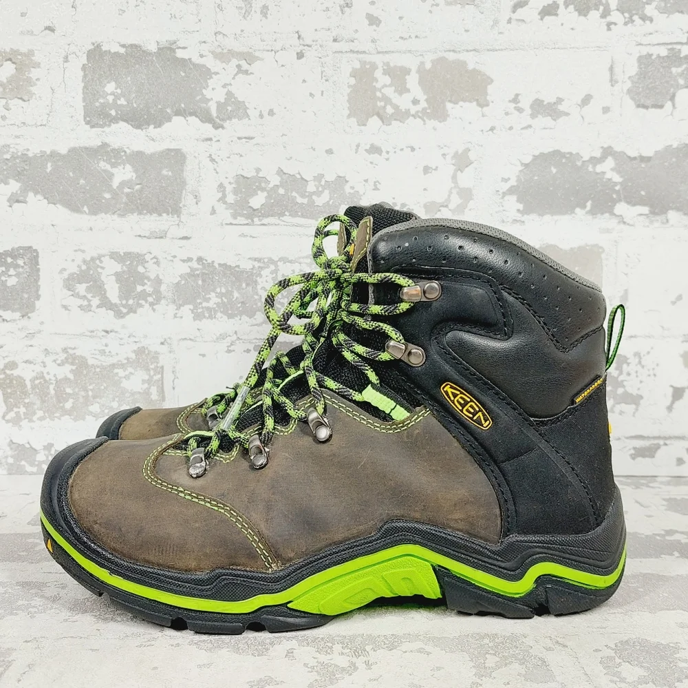 KEEN Women's Hiking Waterproof Mid Trekking & Hiking Boots V824